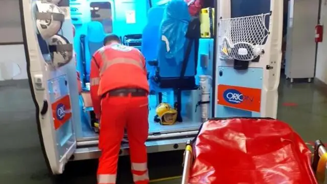 AMBULANZA AD ANCONA PRONTO SOCCORSO, GENERICA