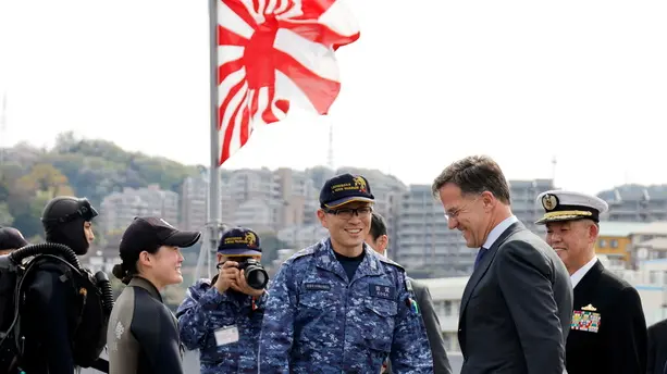 epa12017348 NATO Secretary General Mark Rutte (R) inspects the Japan Maritime Self-Defense Force's FFM Mogami stealth frigate at Yokosuka Base in Yokosuka, near Tokyo, Japan, 08 April 2025. Rutte is visiting Japan from 08 to 10 April 2025 and will meet the Japanese Prime Minister, Shigeru Ishiba. EPA/FRANCK ROBICHON