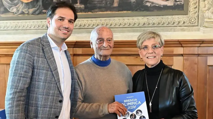 La presentazione del libro in Loggia