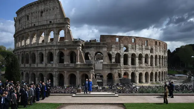 Britain's King Charles III and Queen Camilla (R) pose during the visit at Colosseum, Rome, Italy, 08 April 2025. ANSA/ALESSANDRO DI MEO