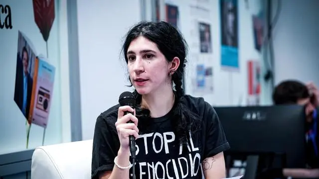 Elena Cecchettin all'arena Robinson di Repubblica al salone del libro. Torino 12 maggio 2024 ANSA/TINO ROMANO
