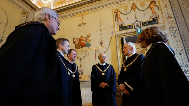 (S-D) I giudici Costituzionali Giovanni Pitruzzella, Luca Antonini, Francesco Saverio Marini, Marco D'Alberti, Massimo Luciani e Maria Alessandra Sandulli al Palazzo della Consulta prima di una Udienza pubblica, Roma 25 Febbraio 2025. ANSA/GIUSEPPE LAMI