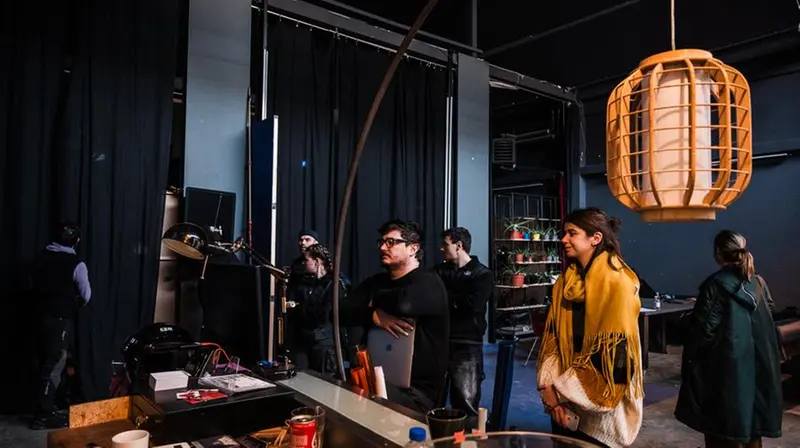 Studenti della Laba al lavoro con Marco Jeannin - © www.giornaledibrescia.it