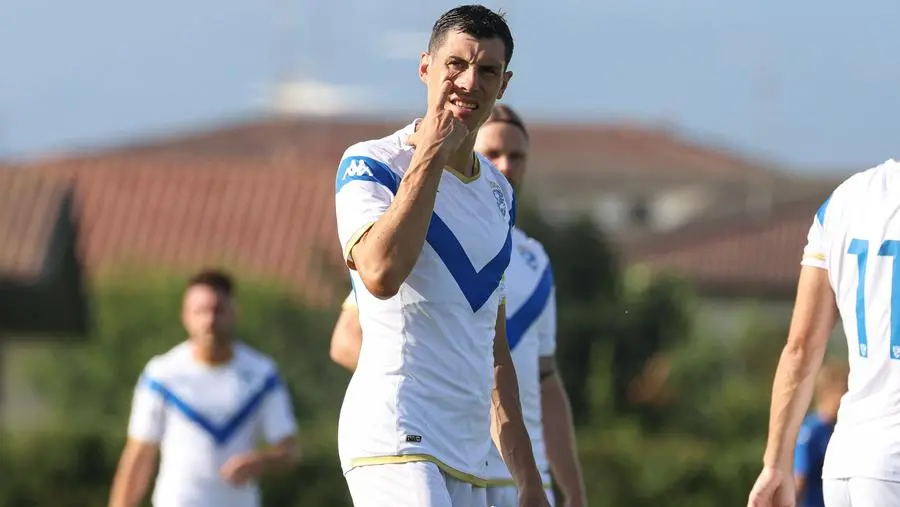 Capitan Bisoli in campo - Foto New Reporter © www.giornaledibrescia.it