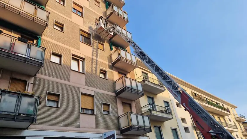 Via Sangervasio, ispezione dei Vigili del fuoco alla facciata