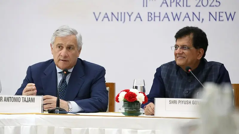 Il ministro degli Esteri Tajani durante la visita in India - Ansa © www.giornaledibrescia.it