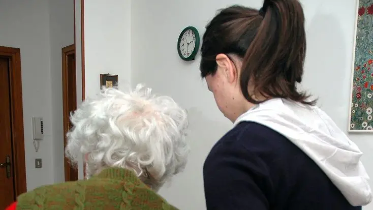 Sono tantissime le famiglie bresciane che contano su una badante © www.giornaledibrescia.it