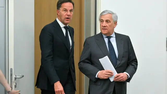 epa12009027 NATO Secretary General Mark Rutte (L) arrives with Italy's Foreign Affairs Minister Antonio Tajani ahead of talks on the sidelines of the North Atlantic Treaty Organization (NATO) meeting of NATO Foreign Ministers at NATO's headquarters in Brussels, Belgium, 04 April 2025. EPA/NICOLAS TUCAT / POOL MAXPPP OUT
