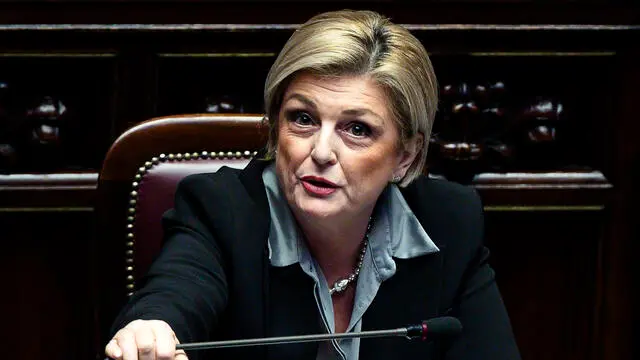 La ministra del Lavoro Marina Calderone in aula alla Camera dei Deputati durante lo svolgimento di interrogazioni a risposta immediata del Question Time, Roma, 26 marzo 2025. ANSA/ANGELO CARCONI