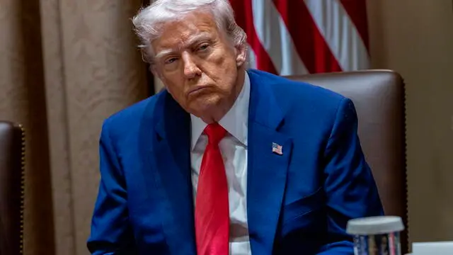 epa12023459 US President Donald J. Trump listens to remarks during a Cabinet meeting in the Cabinet Room of the White House in Washington, DC, USA, 10 April 2025. EPA/SHAWN THEW / POOL