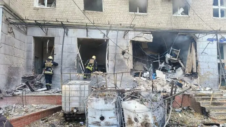 I soccorsi all’ospedale bombardato di Sumy - © www.giornaledibrescia.it
