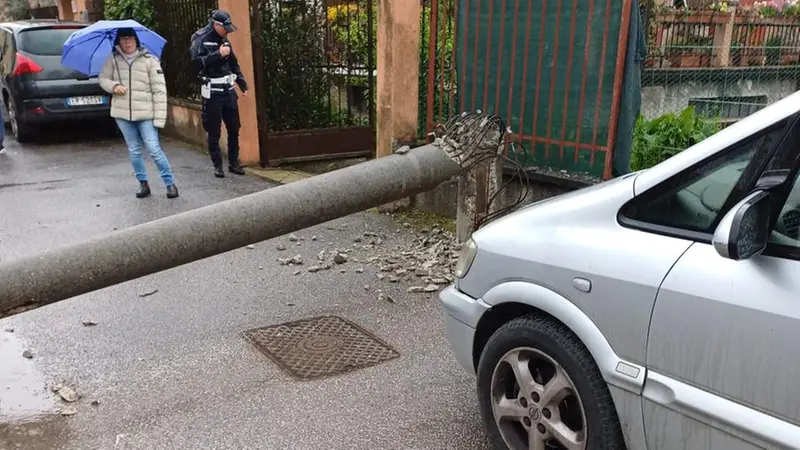 I danni in via Badia a Brescia