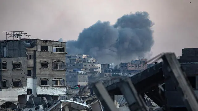 epaselect epa12032106 Smoke rises folloqing an Israeli airstrike on Palestinian homes in the Jabalia refugee camp, northern Gaza Strip, 14 April 2025. More than 50,900 Palestinians have been killed in the Gaza Strip, according to the Palestinian Ministry of Health, since Israel launched a military campaign in the strip in response to a cross-border attack led by the Palestinian militant group Hamas on 07 October 2023, in which about 1,200 Israelis were killed and more than 250 taken hostage. EPA/HAITHAM IMAD