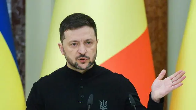 epa12018035 Ukrainian President Volodymyr Zelensky attends a joint press conference with Belgian Prime Minister Bart De Wever after their meeting in Kyiv, Ukraine, 08 April 2025. Bart De Wever is on an official visit to Ukraine, amid the Russian invasion. EPA/SERGEY DOLZHENKO