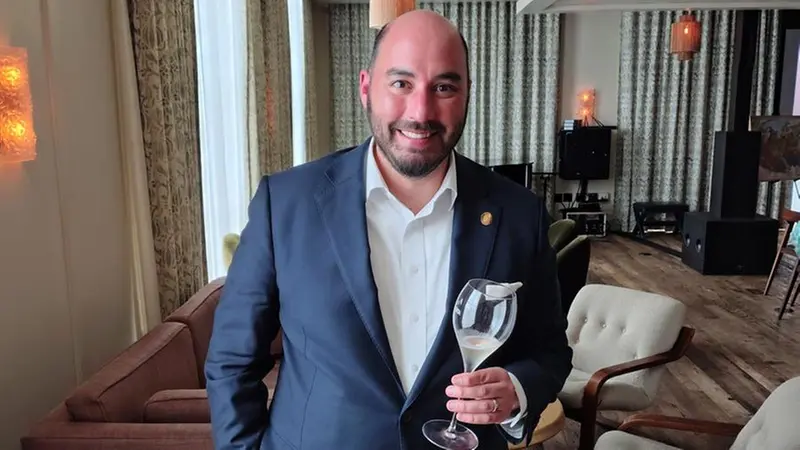 Il sommelier Steven McDonald - © www.giornaledibrescia.it