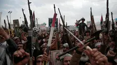 epa11995359 Houthi supporters attend a protest against US airstrikes on Houthi positions, on Al-Quds Day in Sana'a, Yemen, 28 March 2025. Al-Quds Day is marked annually on the last Friday of the fasting month of Ramadan in various countries around the world, since it was established in Iran in 1979, to show solidarity with the Palestinian people. EPA/OSAMAH YAHYA