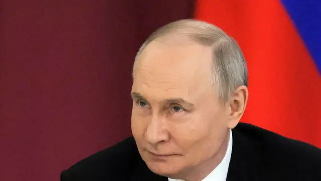 epa12036875 Russian President Vladimir Putin attends a signing documents ceremony during a meeting with Qatar's Emir Sheikh Tamim bin Hamad al-Thani at the Kremlin in Moscow, Russia, 17 April 2025. Sheikh Tamim bin Hamad al-Thani is on his one day official visit to Moscow. EPA/MAXIM SHIPENKOV