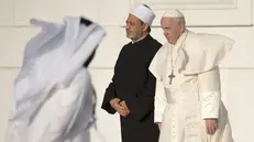 Papa Francesco col Grande Imam di al-Azhar Ahmad al-Tayyib - Foto Ansa © www.giornaledibrescia.it