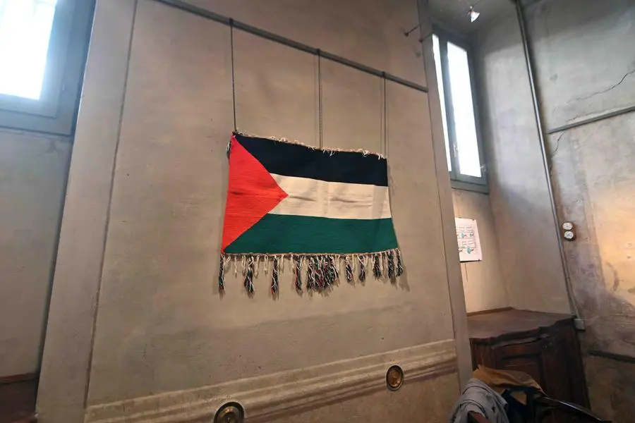 CRONACA BRESCIA  VIA BATTAGLIE PALAZZO COTINELLI MOSTRA DISEGNI BAMBINI DI GAZA PER CARINI 22-04-2025 MARCO ORTOGNI NEW EDEN GROUP