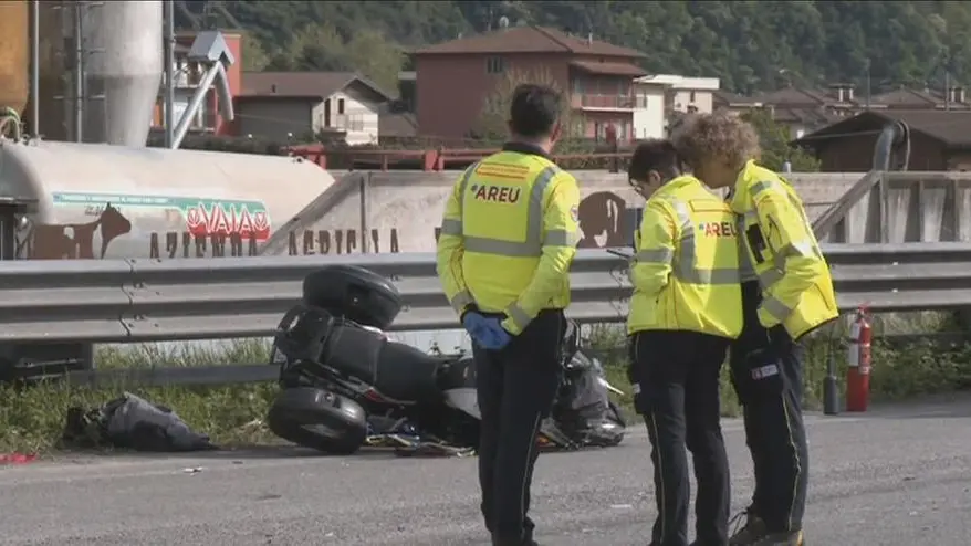 La moto di Troletti sul luogo dell'incidente - © www.giornaledibrescia.it