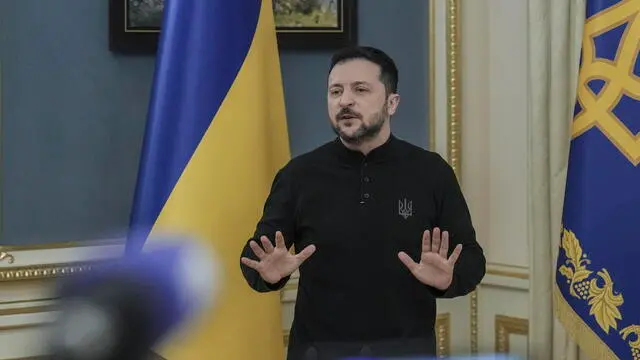 epaselect epa11987721 Ukrainian President Volodymyr Zelensky addresses a press conference to inform the media over the US-mediated talks between Ukraine and Russia, in Kyiv, Ukraine, 25 March 2025, amid the ongoing Russian invasion. EPA/STRINGER