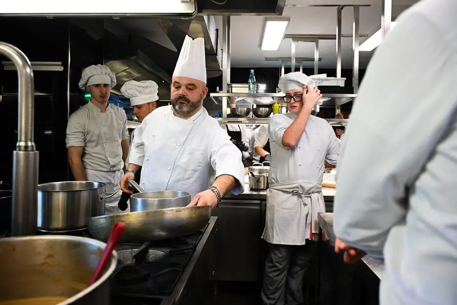 Chef per una notte 2025, serata finale: studenti in cucina