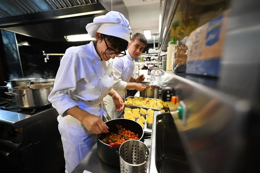 Chef per una notte 2025, serata finale: studenti in cucina