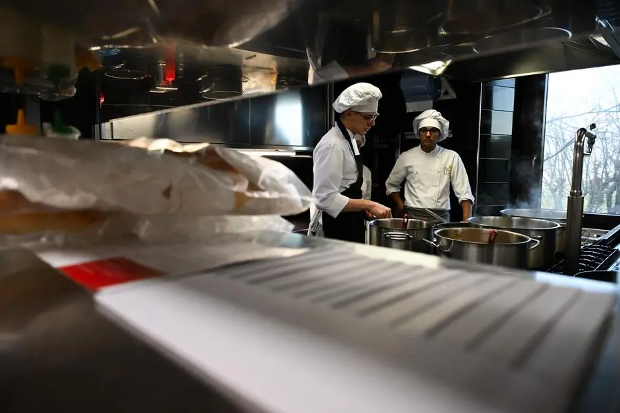 Chef per una notte 2025, serata finale: studenti in cucina