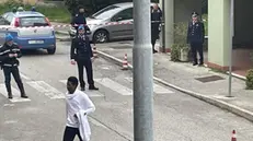 Louis Dassilva, in carcere a Rimini per l'omicidio di Pierina Paganelli, in via del Ciclamino per le prove dell'incidente probatorio che servirà a identificare 'ignoto 1' della 'cam3', la videocamera della farmacia di via del Ciclamino che la sera del 3 ottobre del 2023 riprese un uomo andare verso il condominio in un orario compatibile con l'omicidio della donna, Rimini, 11 febbraio 2025. ANSA/ANNA DE MARTINO