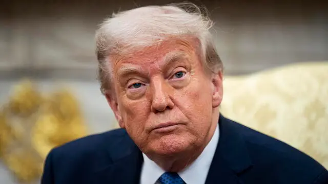 epa12052653 US President Donald Trump during a meeting with Norway's prime minister Jonas Gahr Store, not pictured, in the Oval Office of the White House in Washington, DC, USA, 24 April 2025. EPA/AL DRAGO / POOL