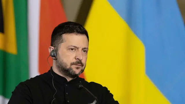 epaselect epa12051137 Ukraine's President Volodymyr Zelensky addresses the media during a press briefing at the Union Buildings in Pretoria, South Africa, 24 April 2025. President Zelensky is in the country for a day and will discuss with President Ramaphosa, among other things, the attempt to find a peaceful end to the ongoing armed conflict between Ukraine and Russia. EPA/KIM LUDBROOK