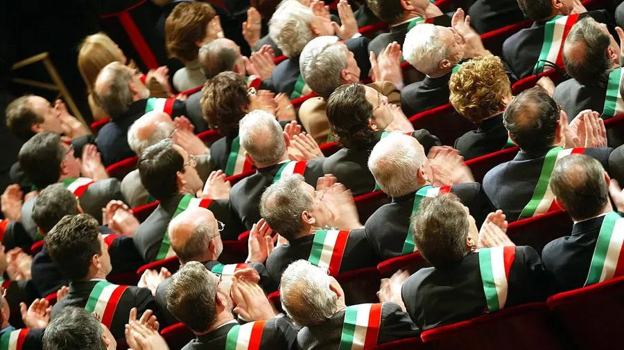 Nella foto d'archivio, una riunione dei sindaci dell'Anci (Associazione comuni italiani) - © www.giornaledibrescia.it