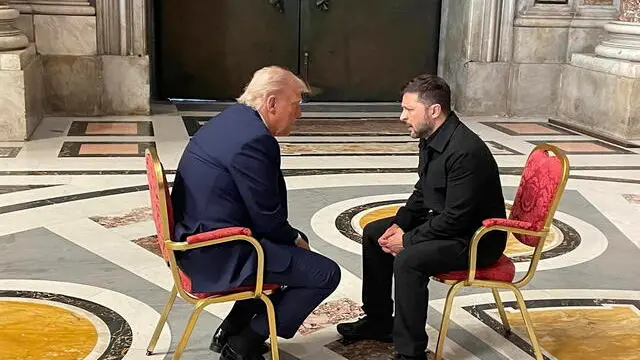 epa12057132 A handout picture made available by the Ukraine Foreign Affair Ministry shows Ukrainian President Volodymyr Zelensky (R) meets with the US President Donald Trump (L) as they attend the funeral Mass of Pope Francis in Saint Peter's Square in Vatican City, 26 April 2025. Pope Francis passed away on Easter Monday, 21 April 2025, at the age of 88. EPA/FOREIGN AFFAIR MINISTR HANDOUT HANDOUT HANDOUT EDITORIAL USE ONLY/NO SALES