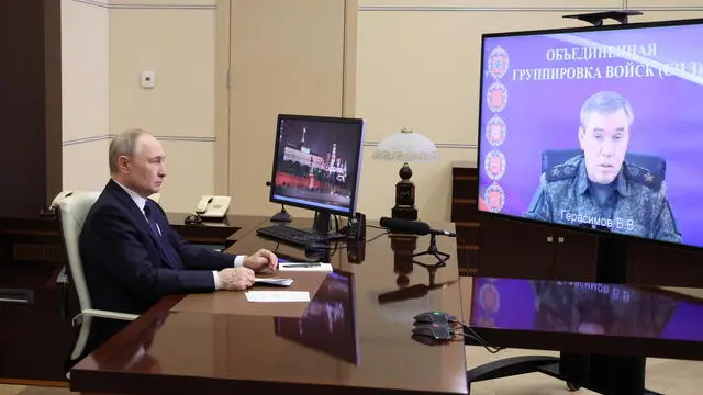 epa12056384 Russian President Vladimir Putin holds a videoconference meeting with Chief of the General Staff of the Russian Armed Forces, Valery Gerasimov, at the Novo-Ogaryovo residence near Moscow, Russia, 26 April 2025, to receive a report on the completion of a military operation to liberate Russia's Kursk region from Ukrainian forces. EPA/ALEXANDER KAZAKOV/SPUTNIK/KREMLIN / POOL MANDATORY CREDIT