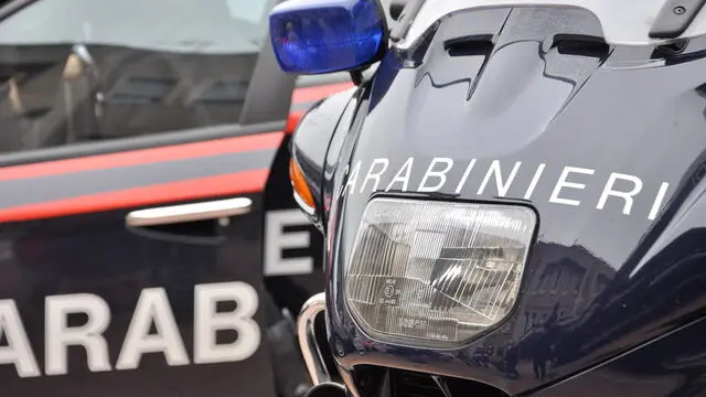 Foto moto e auto carabinieri, foto generica