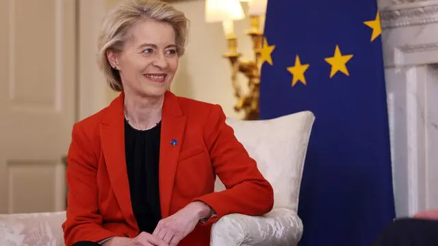 epa12051933 President of the European Commission Ursula von der Leyen attends a meeting with British Prime Minister Keir Starmer at 10 Downing Street in London, Britain, 24 April 2025. EPA/ANDY RAIN / POOL