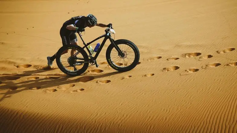 A volte bisogna spingere la bici - Foto Skoda Titan Desert Marocco