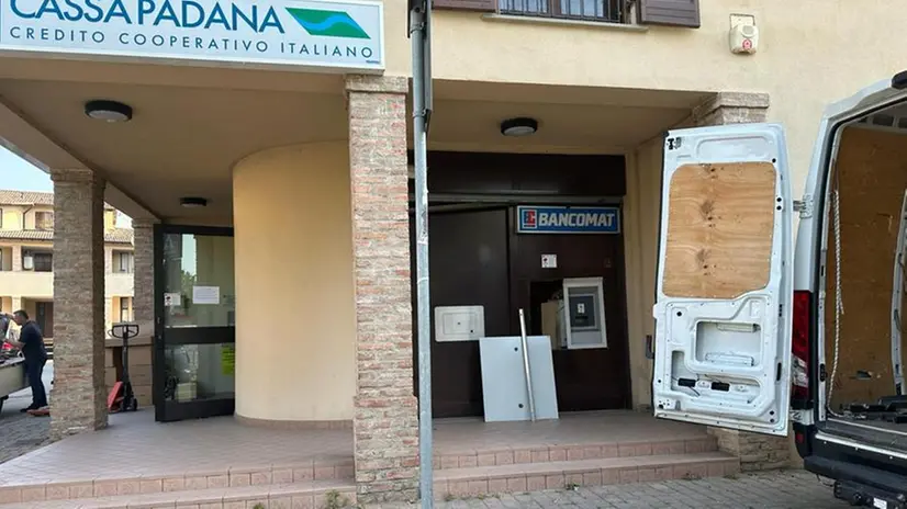 Il bancomat di Pavone Mella - © www.giornaledibrescia.it