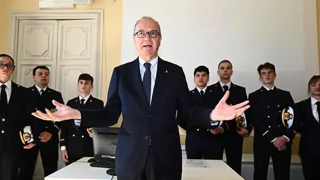 Il Ministro dell’Istruzione e del Merito Giuseppe Valditara sarà in visita all’Accademia Italiana della Marina Mercantile, con il presidente della regione Liguria Marco Bucci, in occasione dell’ allestimento dei laboratori di orientamento per la promozione di progetti della filiera tecnologico-professionale 4+2. Il ministro, insieme all'assessore alla Formazione di Regione Liguria, incontrerà alcune classi dell'Accademia durante lo svolgimento dei laboratori. Genova, 29 aprile 2025. ANSA/LUCA ZENNARO