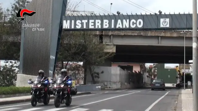 Pattuglia di Carabinieri in moto a Misterbianco