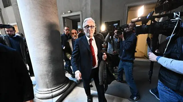 Giovanni Castellucci ex ad di Autostrade, all'uscita dall'aula dopo l'udienza odierna del processo per il crollo di ponte Morandi, dedicata a dichiarazioni spontanee degli imputati. Genova, 26 marzo 2025. ANSA/LUCA ZENNARO