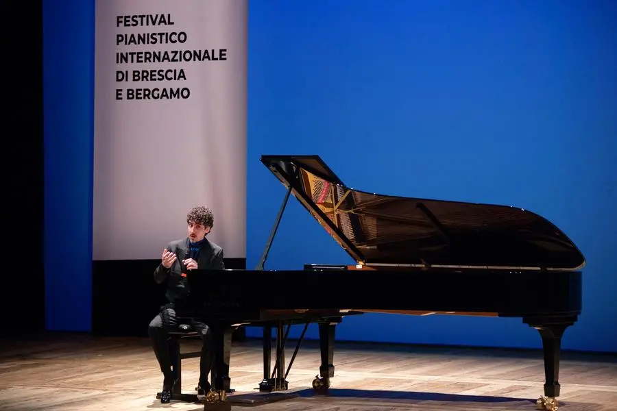 Federico Colli al pianoforte per il Festival Pianistico Internazionale
