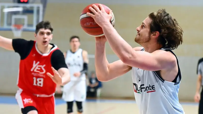 In foto, Veronesi (Mazzano) autore di 20 punti - Foto ufficio stampa Nbb