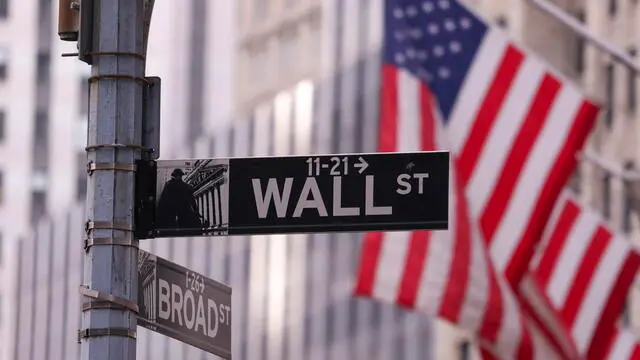 epa11873005 A sign marks Wall Street near the New York Stock Exchange in New York, New York, USA, 03 February 2025. Filling up to a campaign promise, President Trump signed an executive order issuing tariffs on goods coming into the U.S. from Canada, Mexico and China. The U.S. is planned to start collecting tariffs from Canada on 04 February 2025. EPA/SARAH YENESEL