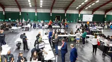 epa11457990 Electoral votes being counted at the election count in Islington, London, Britain, 04 July 2024. Britons went to the polls on 04 July 2024 to elect new members of Parliament following the call by Britain's Prime Minister Sunak for a snap election. EPA/JON ROWLEY