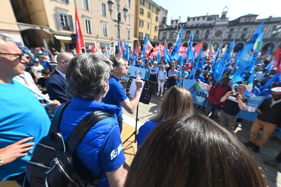 Il corteo del Primo Maggio in piazza Loggia