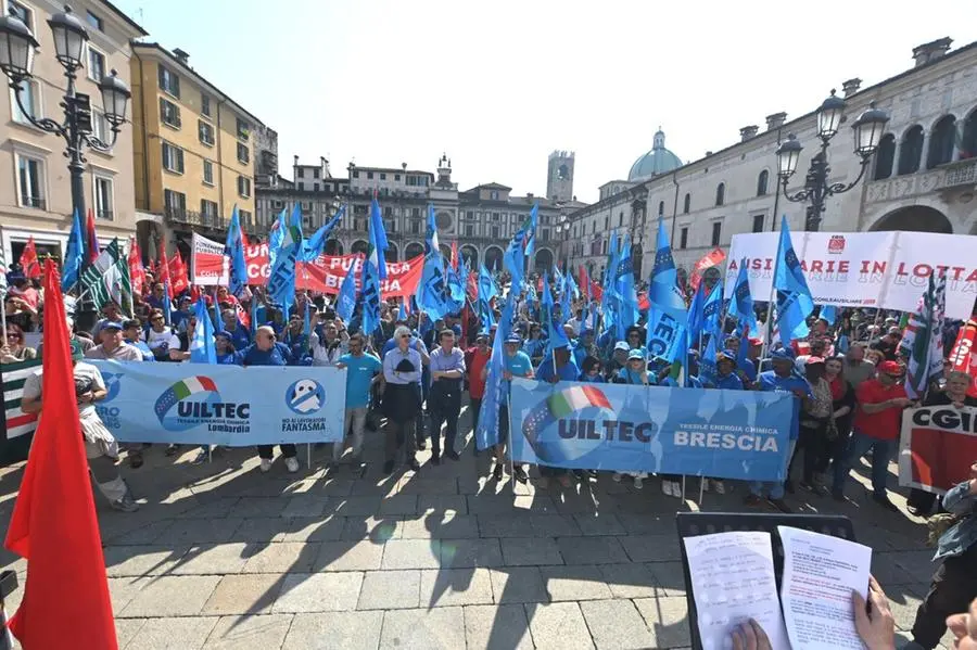 Il corteo del Primo Maggio in piazza Loggia