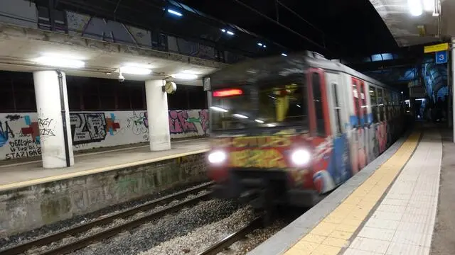 La stazione della Circumvesuviana di San Giorgio a Cremano, in provincia di Napoli, dove una ragazza è stata violentata in un ascensore da tre giovani, 5 Marzo 2019. ANSA/CESARE ABBATE