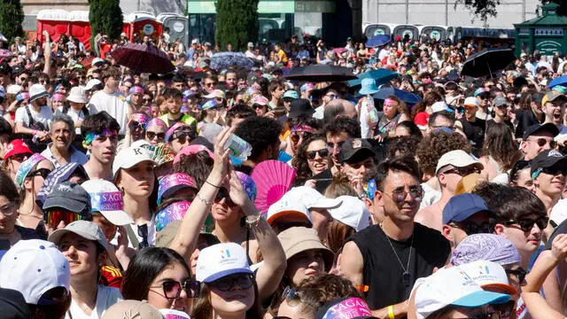 People attend the traditional May Day Concert at San Giovanni Square in Rome, Italy, 01 May 2025. ANSA/FABIO FRUSTACI