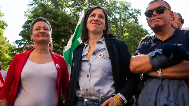 La segretaria del Partito Democratico (Pd) Elly Schlein durante la manifestazione della CGIL per la Festa dei Lavoratori del Primo Maggio, Roma, 01 maggio 2025. ANSA/ANGELO CARCONI